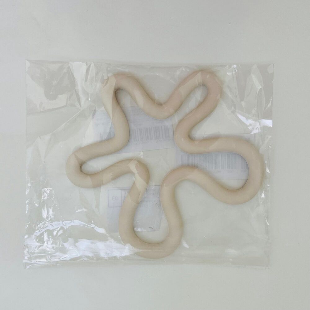 Beige Silicone High Temperature Heat Resistant Coaster Trivet for Pots & Pans - Picture 2 of 3